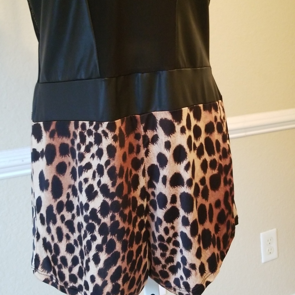 Romper - Picture 2 of 5